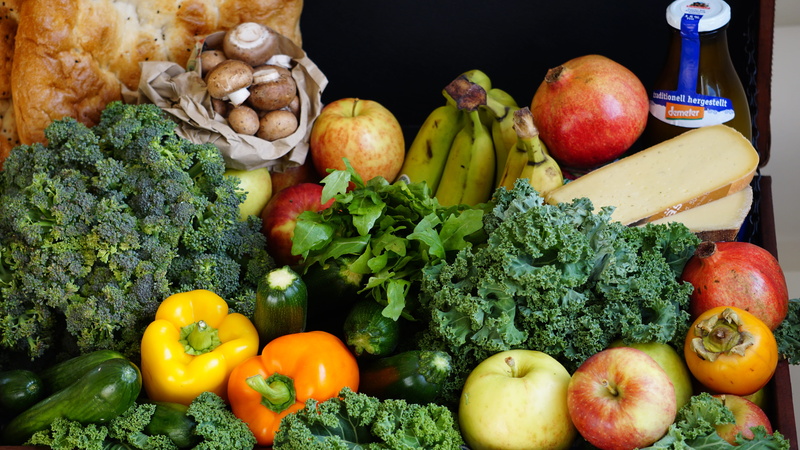 Vegetables, apple - fruit, purchasing, freshness, vegetable, wellbeing, carrot, food and drink, banana, tomato, vitamins, variation, food, farmers local market