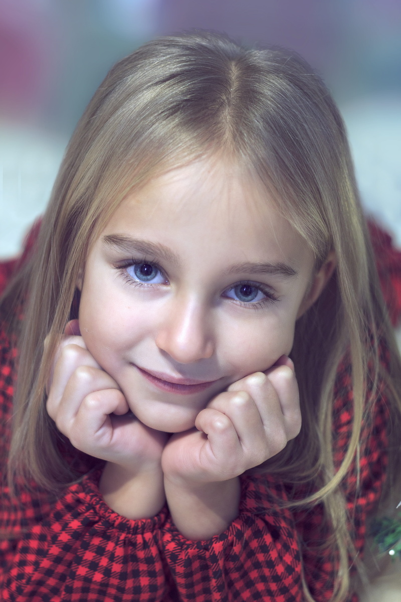 bangs, cute, real people, the delicacy, looking at camera, child, beauty, the little girl, nostalgia, 5K, character, human face, emotion, posing, portrait