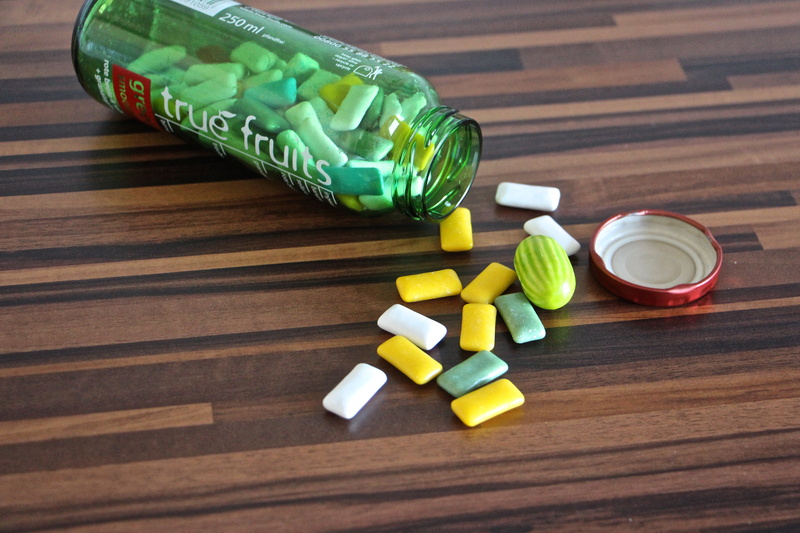 green color, color, table, vessel, food, choice, multi colored, indoors, packaging, container, healthcare and medicine, küchendeko, capsule, pharmacy, glass