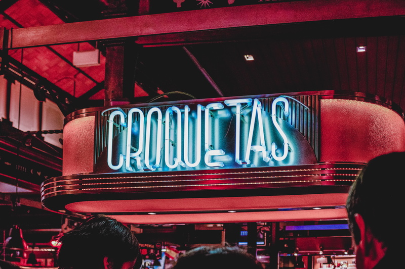 women, people, neon, lighting Equipment, madrid, neon Light, tapa, pink, entertainment, urban Scene, urban, nightclub, croqueta, illuminated, 5K, movie Theater