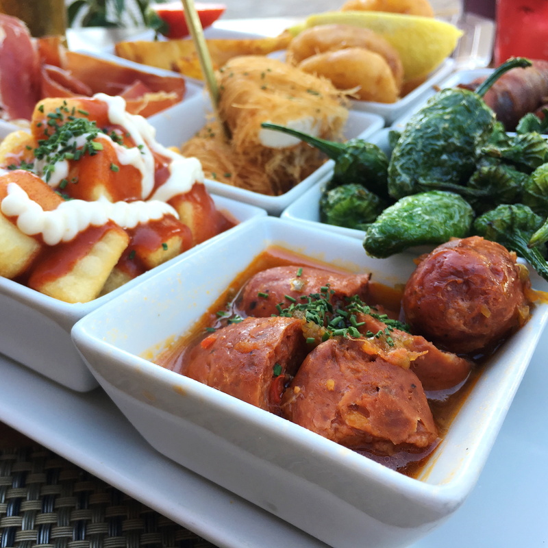 chunks, paprika, ready-to-eat, mallorca, close-up, deep fried, snack, freshness, gourmet, meal, spain, food, serving size, choice, tray, no people, focus on foreground