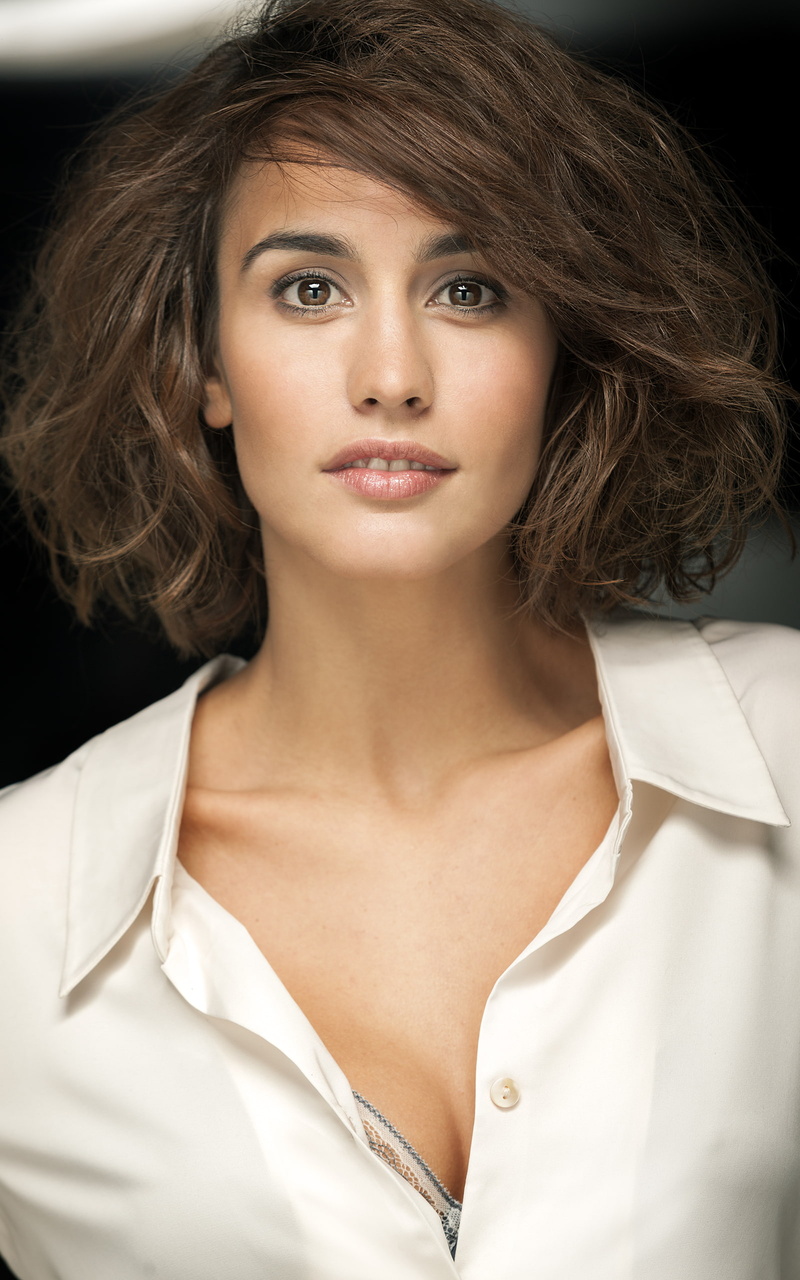 curly hair, hair, short hair, adult, hairstyle, Megan Montaner, fashion model, celebrity, one person, beauty, brunette, women, young adult, actress, dark