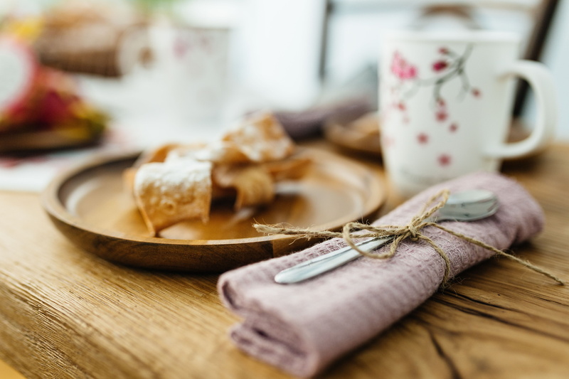 tea cup, day, cookie, wood - Material, freshness, christmas, food and drink, drink, hot drink, morning, baked, dessert, breakfast, focus on foreground