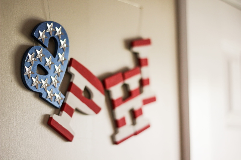4th, 4, america, red, usa, healthcare and medicine, time, day, indoors, 5K, text, control, letters, american, emotion, creativity, no people, july, selective focus