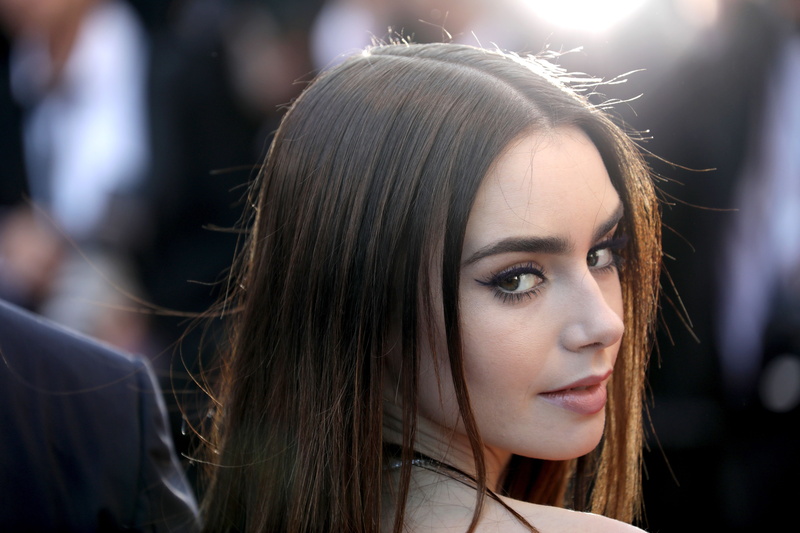 focus on foreground, hairstyle, human hair, celebrities, looking away, contemplation, real people, headshot, young women, beauty, 4k, portrait, girls, young adult