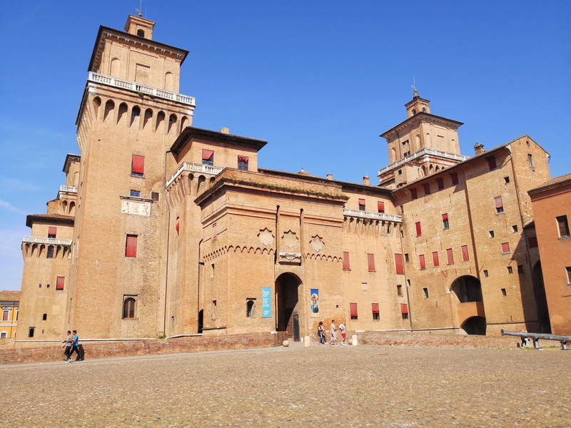 city, clear sky, tower, outdoors, toscana, castle, 4K, architecture, nature, history, group of people, travel destinations, incidental people, day, blue
