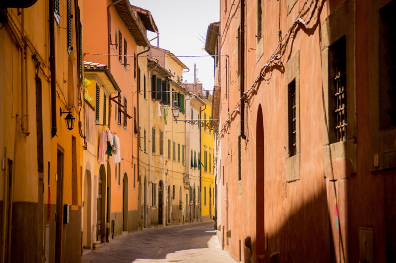 old, outdoors, town, day, no people, in a row, building, building exterior, street, apartment, europe, ancient, italian, the way forward, diminishing perspective