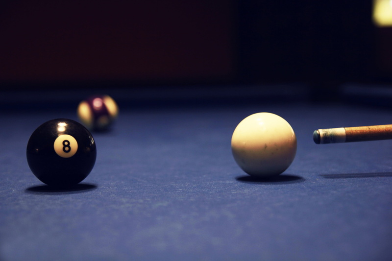 pool - cue sport, close-up, ball, sphere, competition, cue, group of objects, snooker, pool, detail, sports equipment, billiards, no people, indoors, pool hall