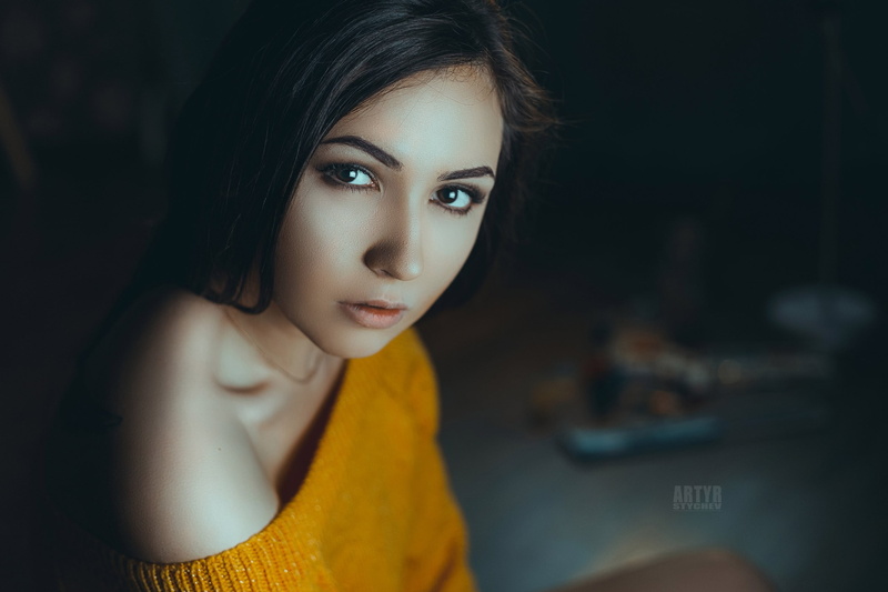 yellow sweater, adult, beautiful woman, hairstyle, portrait, face, one person, 2K, front view, looking at camera, looking, headshot, artyr stychev, young adult