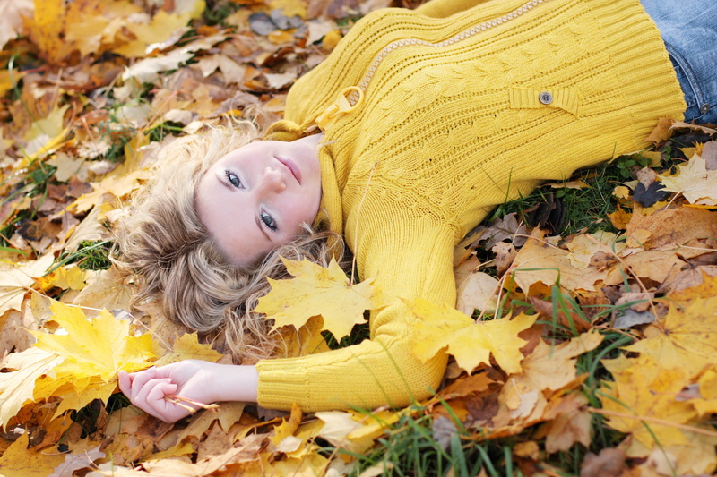 relaxation, teenage Girls, young women, 4K, beautiful, happiness, day, cheerful, plant part, girls, nature, leaf, blonde, smiling, maple Tree, leaves