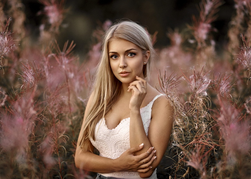 women outdoors, blue eyes, blonde, portrait, women, looking at viewer, Alex Fetter, model, white tops, 1080P, flowers