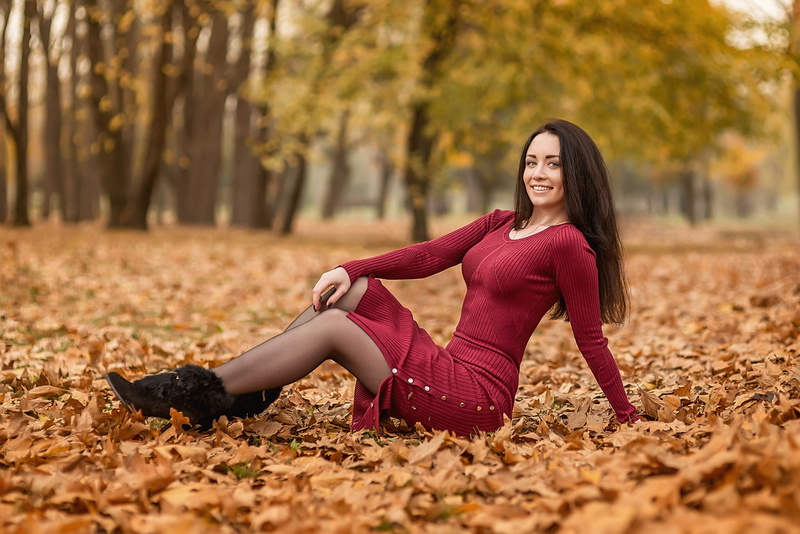 A Diakov George, hairstyle, one person, adult, dress, portrait, beautiful people, full length, pose, brunette, autumn, hair, beauty, positive emotion, outdoors