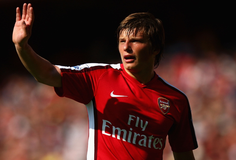 s, Arsenal, clothing, red, sport, limb, Arshavin, success, emotion, arms raised, crew, athlete, stadium, neck, human limb, 2K, front view, human arm, focus on foreground