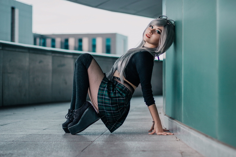 outdoors, model, knee high socks, platform shoes, gray hair, fishnet stockings, Cero Grey, 1080P, women with glasses, women, green eyes, urban, miniskirt
