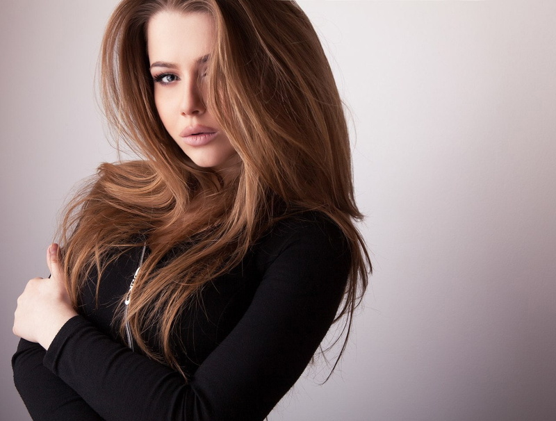 brunette, looking at viewer, 720P, Alexandra Danilova, arms crossed, model, black clothing, hair in face, long hair, women