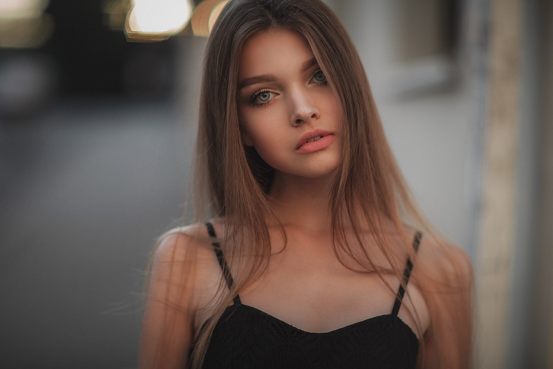 contemplation, brown Hair, outdoors, girls, women outdoors, face, glamour, 2K, lifestyles, fashion, front view, brunette, human Hair, fashion Model, elegance