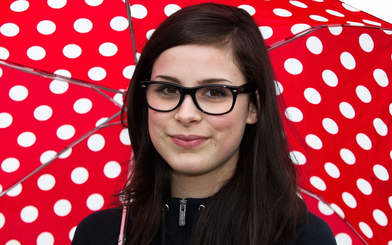 umbrella, brunette, 2K, women with glasses, Lena Meyer-Landrut, brown eyes, women, smiling