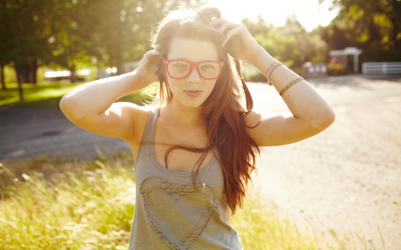 outdoors, young adult, happiness, young women, fashion, human arm, smiling, sunlight, day, lens flare, 1080P, hair, plant, beautiful woman, Women, Beautiful