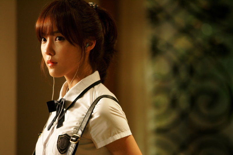 focus on foreground, Asian, Hyomin (T-ara), 2K, Korean, brown hair, beauty, one person, adult, profile view, music, redhead, young adult, T-ara, indoors