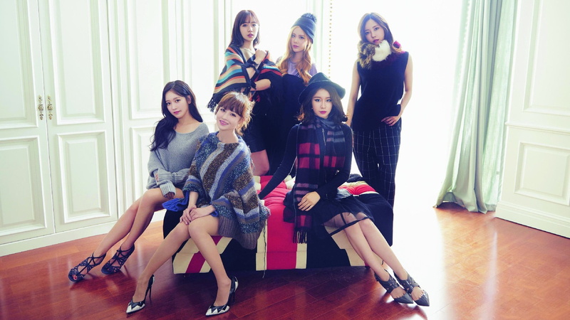 celebrity, teenager, togetherness, T-ara, event, adult, K-pop, group of people, singer, home interior, women, positive emotion, full length, party - social event