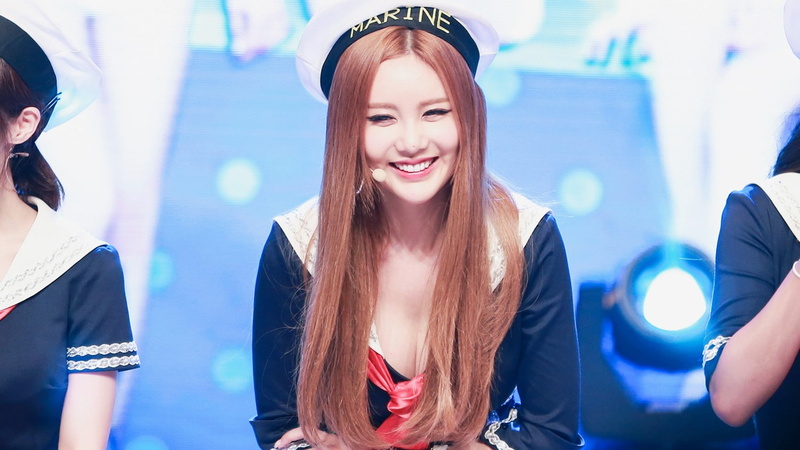 emotion, women, Qri, young adult, K-pop, adult, smiling, looking at camera, young women, 720P, hairstyle, brown hair, indoors, people, T-ara, beauty, portrait
