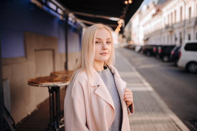 architecture, looking at camera, straight hair, hairstyle, hair, smiling, blond hair, leisure activity, beauty, women, blonde, beautiful woman, long hair