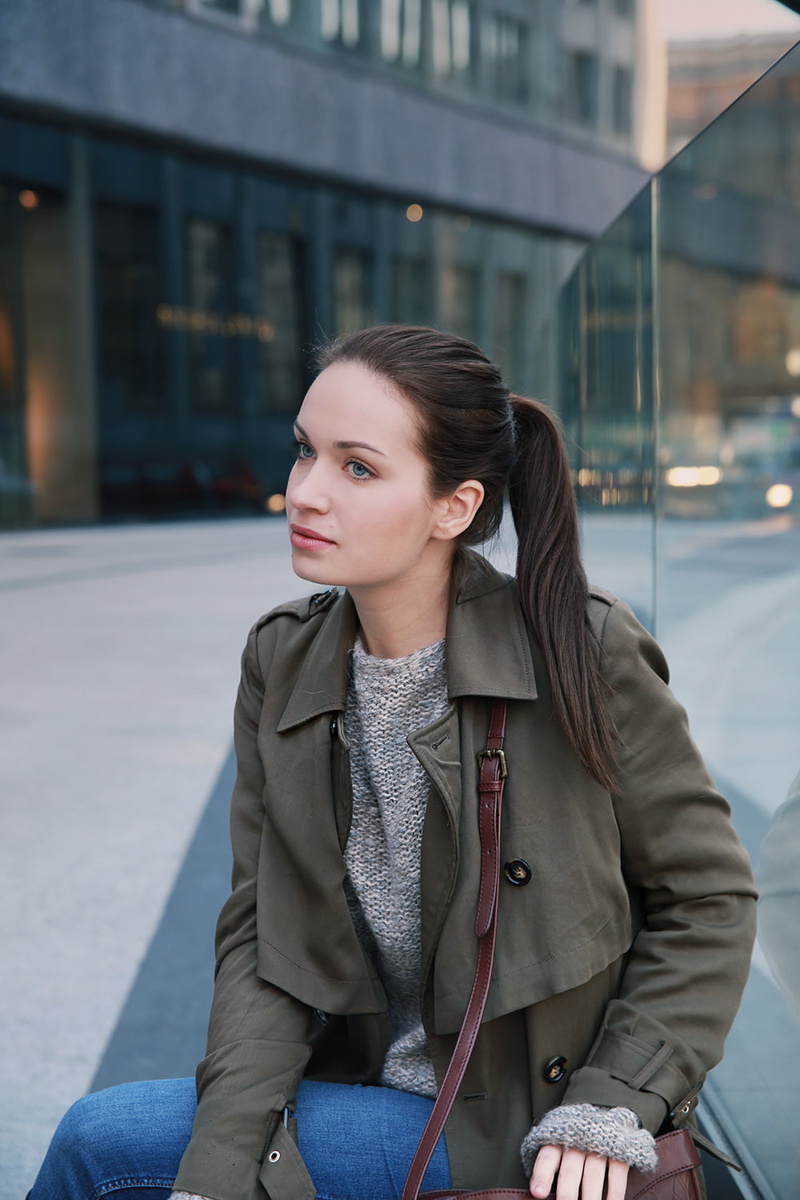 warm clothing, focus on foreground, scarf, adult, clothing, built structure, Polish, women, Polish women, jacket, winter, architecture, businesswoman, ponytail