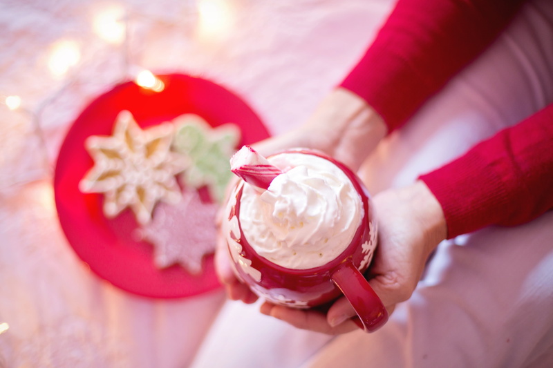 5K, christmas, women, food and drink, mug, holding, warm, cold temperature, cosy, adult, lazy, high angle view, cozy, hand, holiday, refreshment, bed