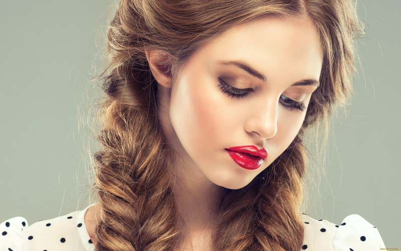 2K, women, auburn hair, red lipstick