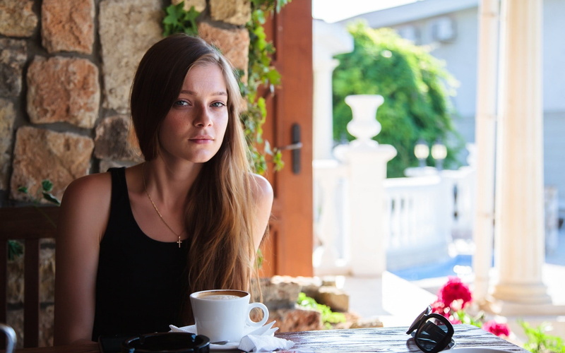 young adult, food and drink, black, 1080P, real people, adult, focus on foreground, young women, mug, portrait, hair, blue eyes, top, leisure activity