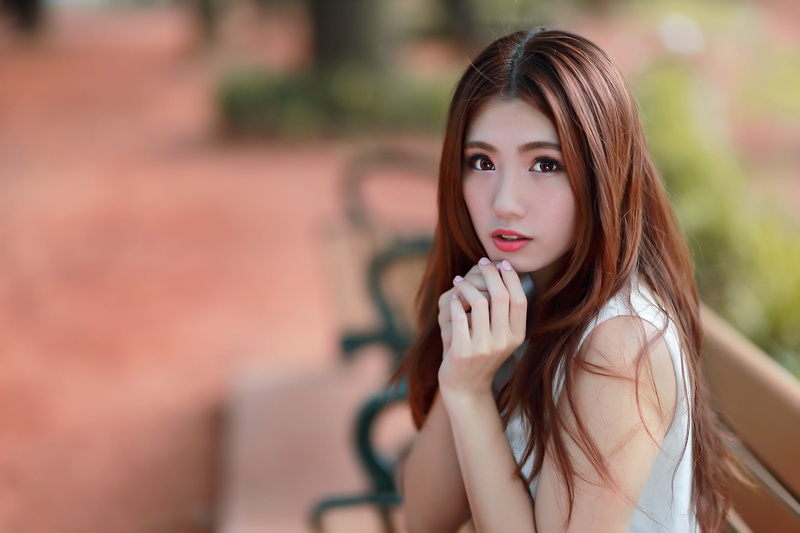 young women, beauty, focus on foreground, teenager, young adult, fashion, long hair, hairstyle, headshot, brown hair, painted nails, red lipstick, adult