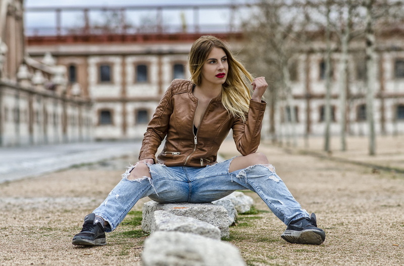 1080P, women, spread legs, sitting, urban, model, women outdoors