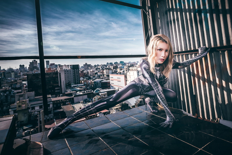 blonde, looking at viewer, spread legs, women, Spider Woman, Asian, dyed hair, model, 1080P, Spider-Woman, cosplay