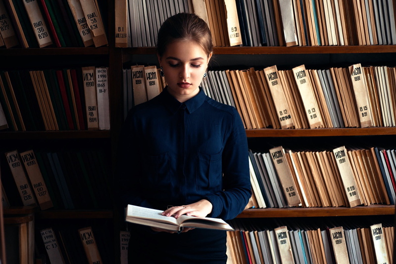 model, books, Maks Kuzin, women, reading, 1080P, 500px