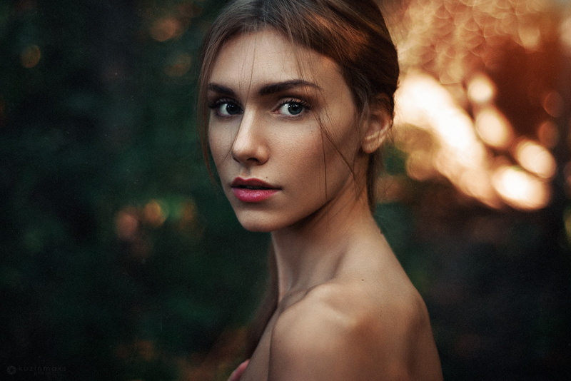 women, portrait, Maks Kuzin, long hair, blue eyes, looking at viewer, model, bare shoulders, depth of field, 1080P, lips, auburn hair, makeup, face