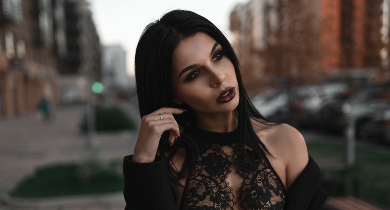 hair, beautiful people, brown hair, fashion, red nails, makeup, front view, black hair, one person, hairstyle, beautiful woman, young women, women, adult