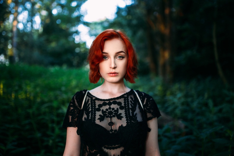 portrait, forest, young women, women, front view, focus on foreground, young adult, adult, one person, face, standing, tree, 1080P, looking at camera