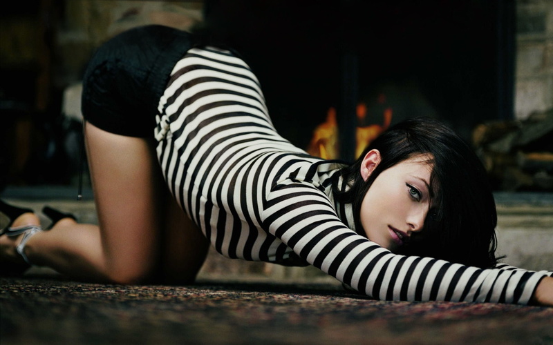 actress, together, actresses, olivia, legs, hd, women, models, 1080P, people, back, art, wilde, x, arched
