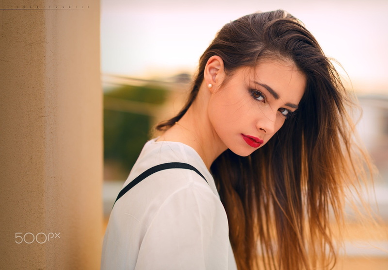 one person, depth of field, contemplation, real people, outdoors, lips, straight hair, long hair, beautiful woman, beauty, 1080P, model, looking at camera