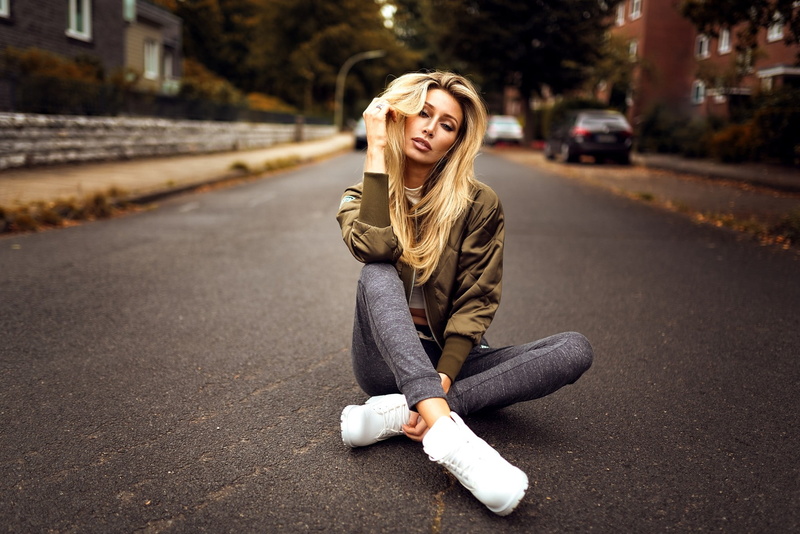 hairstyle, 1080P, real people, casual clothing, sweater, street, blond hair, architecture, city, lifestyles, women, blonde, road, young adult, hair, young women