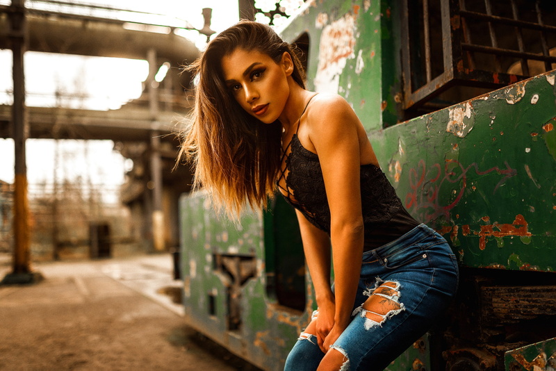 hairstyle, tanned, dark eyes, fashion, women, one person, outdoors, 1080P, face, young women, Miro Hofmann, front view, beautiful woman, contemplation