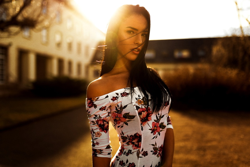 portrait, Miro Hofmann, depth of field, black hair, women, 1080P, tanned