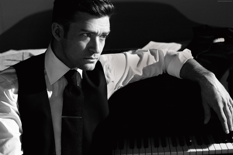 Top music artist and bands, one person, males, well-dressed, indoors, Justin Timberlake, leisure activity, real people, young men, looking, piano, actor