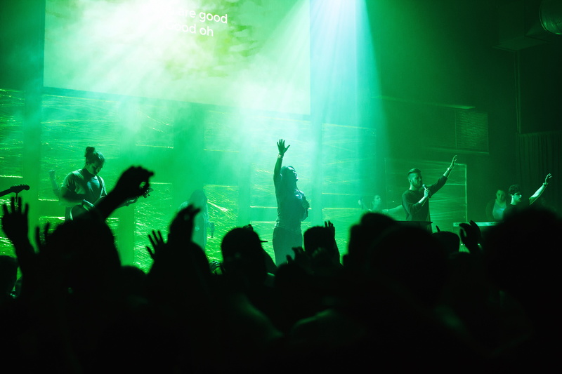 party - Social Event, green, youth Culture, men, Green light, lifestyles, artist, musician, fan - Enthusiast, light stage, nightclub, human arm, lights
