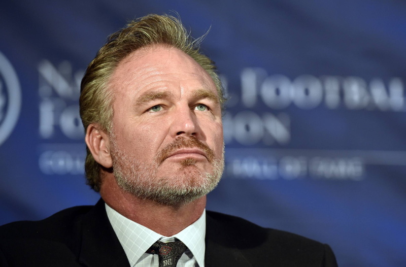 facial hair, contemplation, face, headshot, suit, business Person, beard, people, businessman, business, mature men, 1080P, s, males, professional Occupation