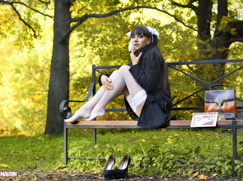 caucasian Ethnicity, beauty In Nature, day, women, sleeved, the mavri, fashion, young Adult, brown Hair, outdoors, beautiful, park - Man Made Space, smiling