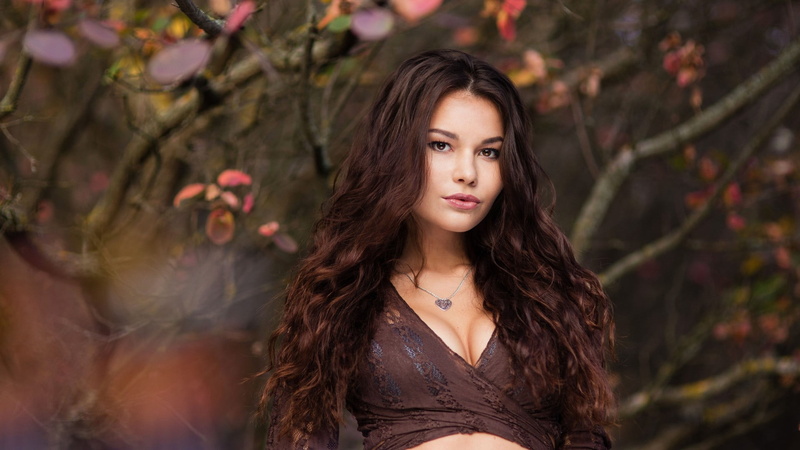 woman, looking, elegance, long, leaf, human Hair, posing, beautiful, tree, s, sleeved, curly Hair, caucasian Ethnicity, females, beauty In Nature, fashion Model