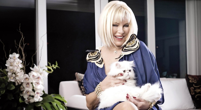 domestic, domestic animals, small, one animal, positive emotion, orchids, women, dog, blond hair, 1080P, mammal, happiness, love, bracelets, canine, hairstyle