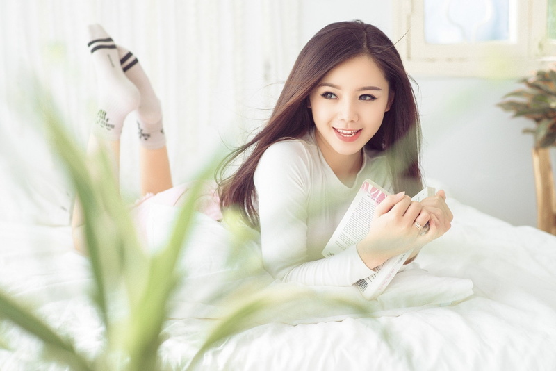 bedroom, one person, beautiful woman, legs up, happiness, hairstyle, 1080P, Asian, socks, bed, beauty, furniture, hair, women, smiling, portrait, looking at camera