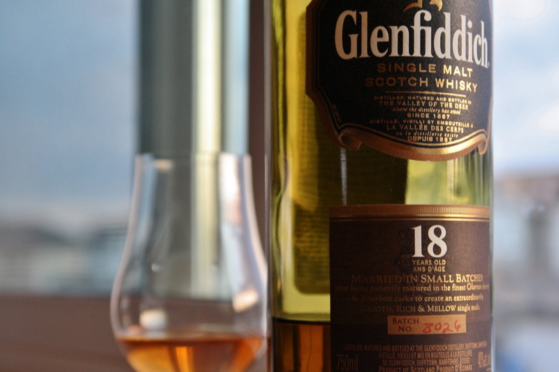 Scotch, Whisky, text, Food, food and drink, refreshment, alcohol, Malt, no people, wine bottle, label, capital letter, communication, focus on foreground